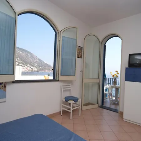 Mistral Apartment *
