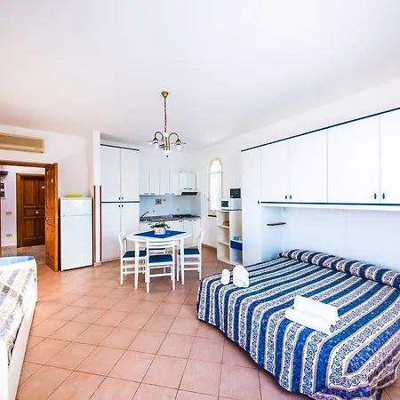 Mistral Apartment *