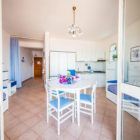 Mistral Apartment *